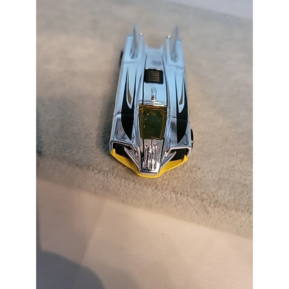 2014 Hot Wheels Silver Chrome Yellow Race Car 1:64 Vetuskey #17
